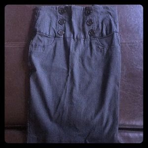 Pinstripes pencil skirt